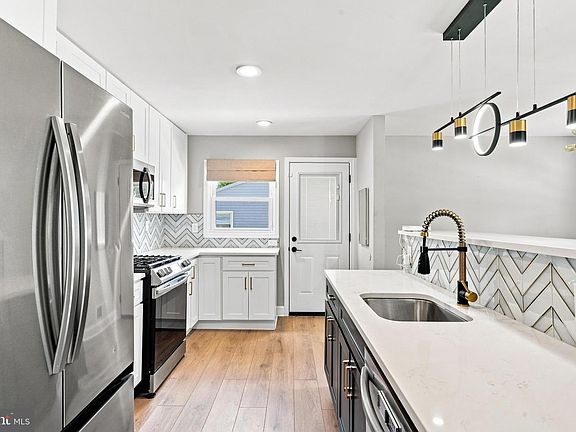 5th image of 9058 Meadow Heights Rd