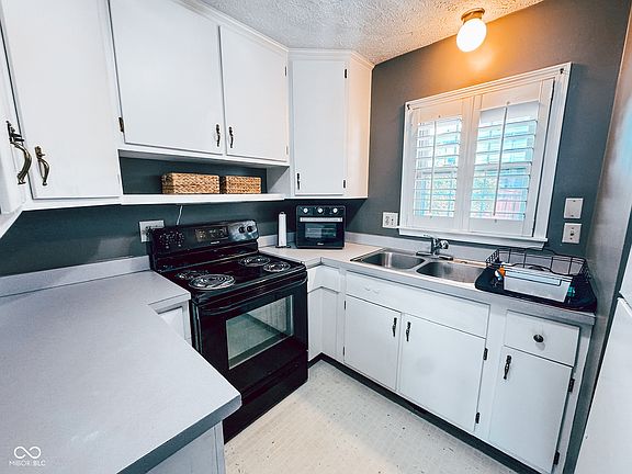 5th image of 717 Southfield Ct