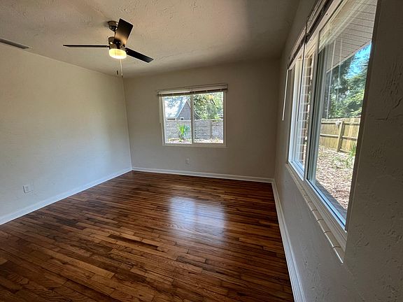 5th image of 815 NE 4th Ave #1