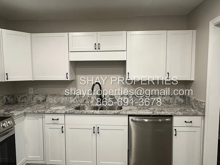 5016 Tenwood Dr — Photo 3