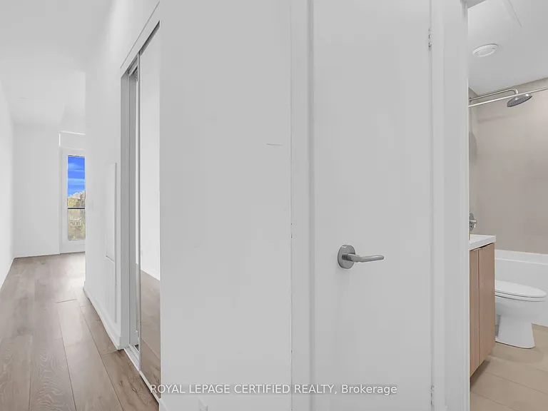 2020 Bathurst St #919 — Photo 8