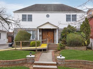 13834 78th Rd, Flushing, NY 11367