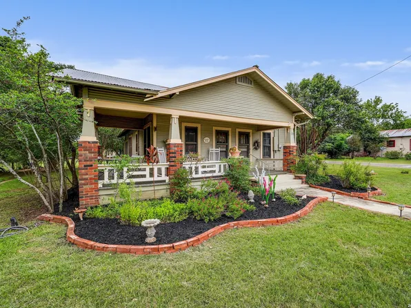 719 ELM ST, Blanco, TX 78606