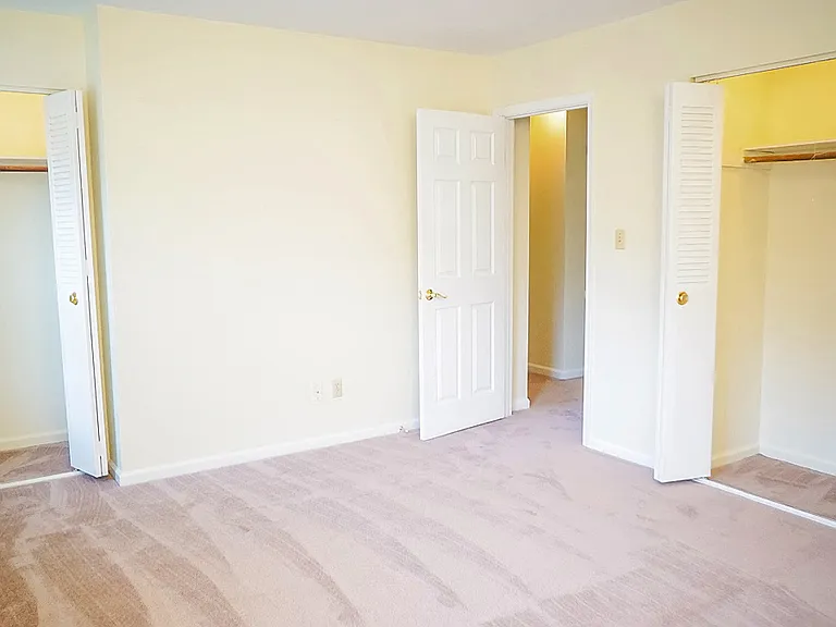 Colonial Towne Apartments — Photo 15