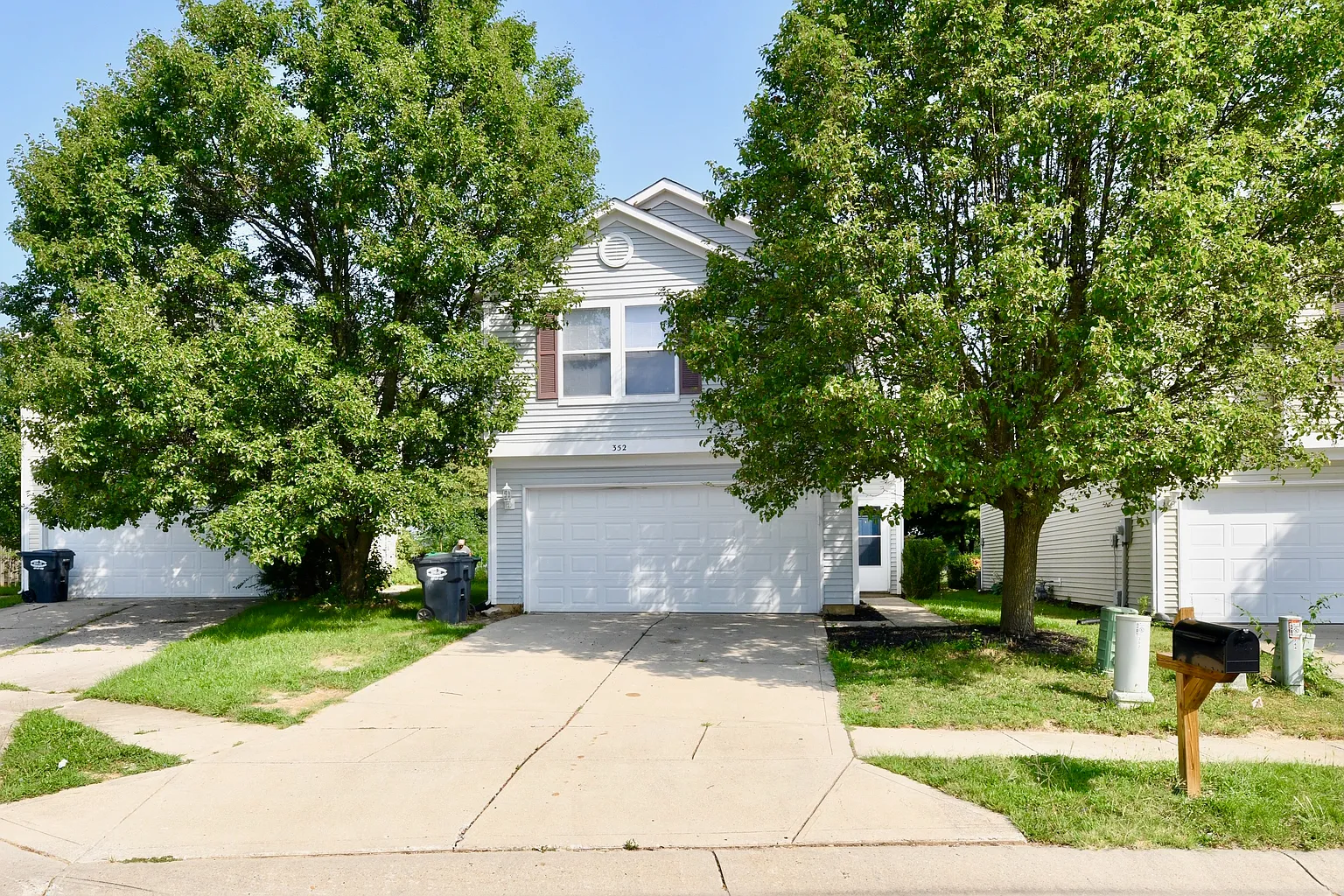 352 Clayton Ln photo 1