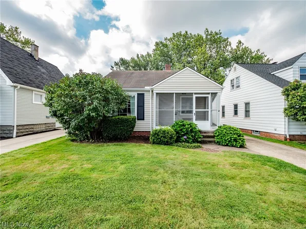 20855 Belvidere Ave, Fairview Park, OH 44126