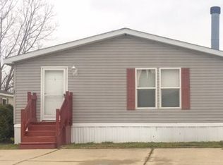 592 Pine Tree Ct, Monroe, MI 48161