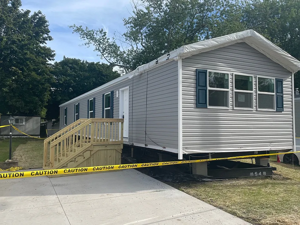 15 Ontario Ln