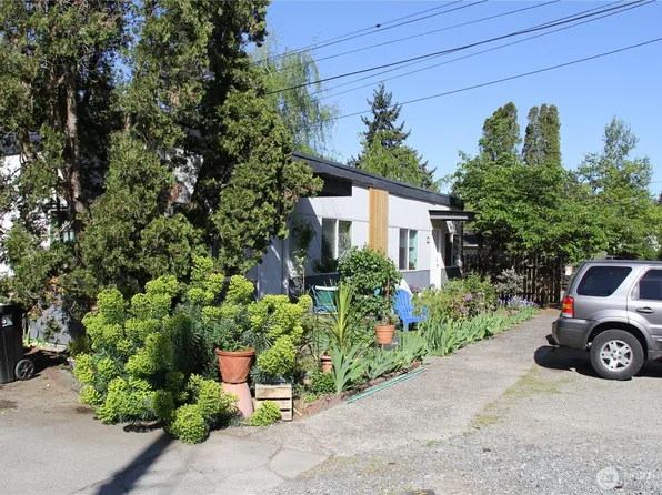 2110 NE 85th Street, Seattle, WA 98115