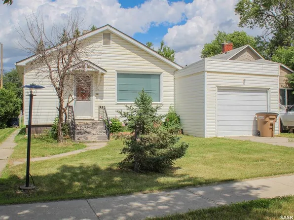 108 Crawford AVENUE E, Melfort, SK S0E 1A0
