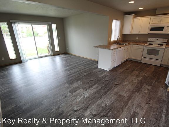 4th image of 612 S Margaret Ave #B