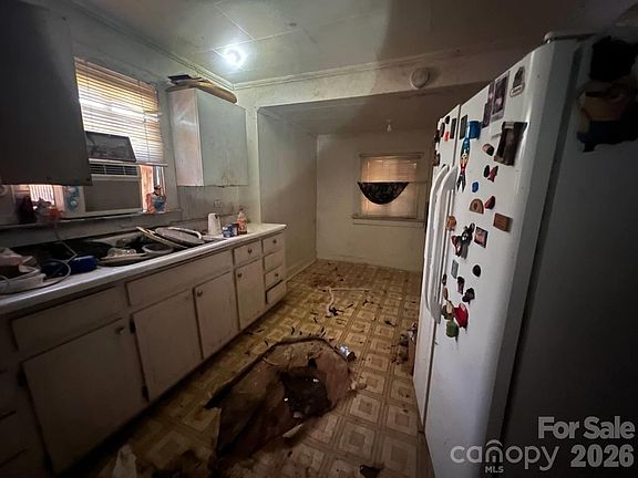4th image of 1 Cascade St