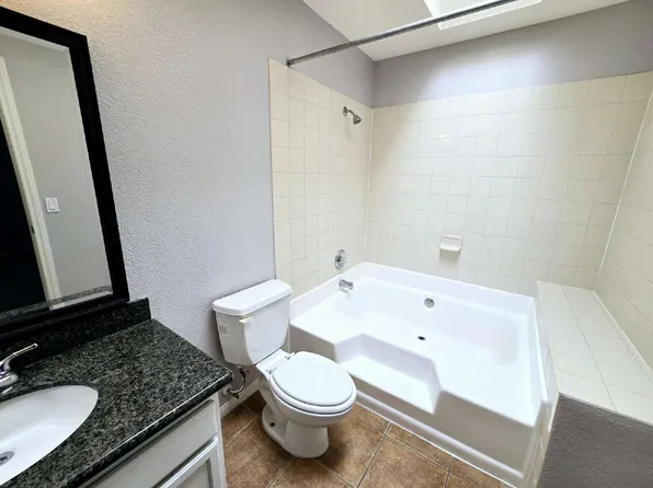 9325 W Desert Inn Rd APT 229, Las Vegas, NV 89117