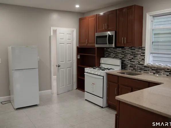 278 Willow St #1, Waterbury, CT 06710