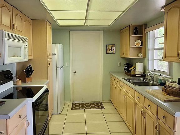 4th image of 369 Grape Rd NW