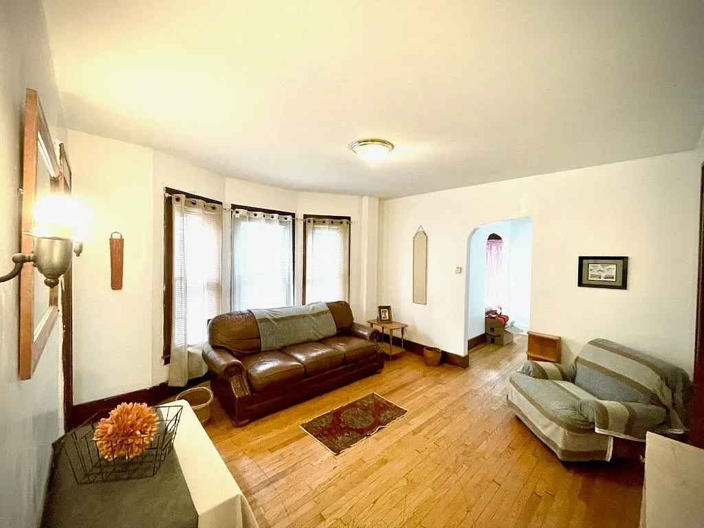 Building Photo - 916 Ackerman Ave #1