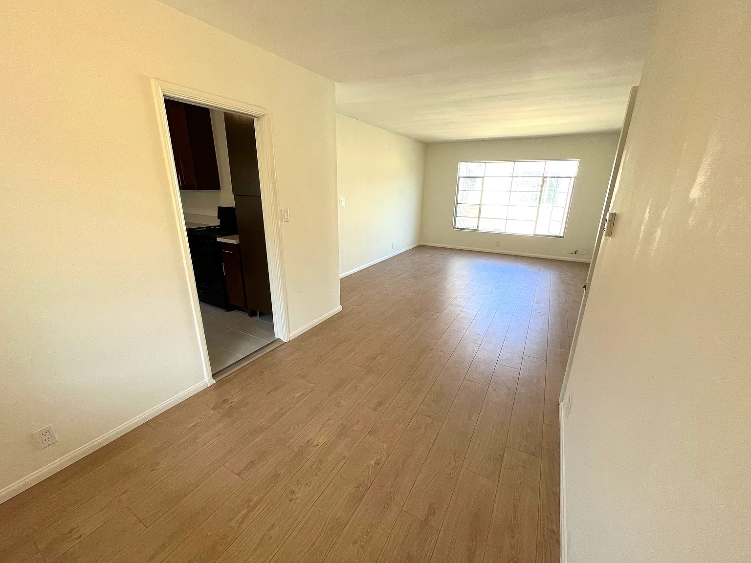 2 bed, 960 sqft, $2,245 — Photo 4