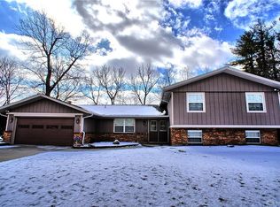 960 Pheasant Run Dr, Dayton, OH 45458