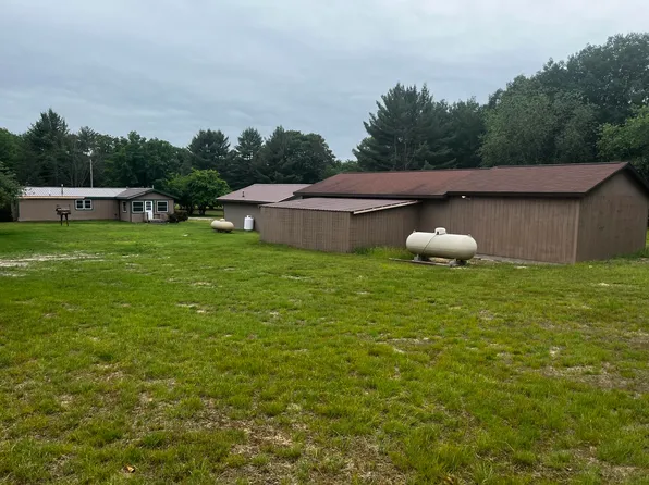 8700 N Higgins Lake Dr, Roscommon, MI 48653