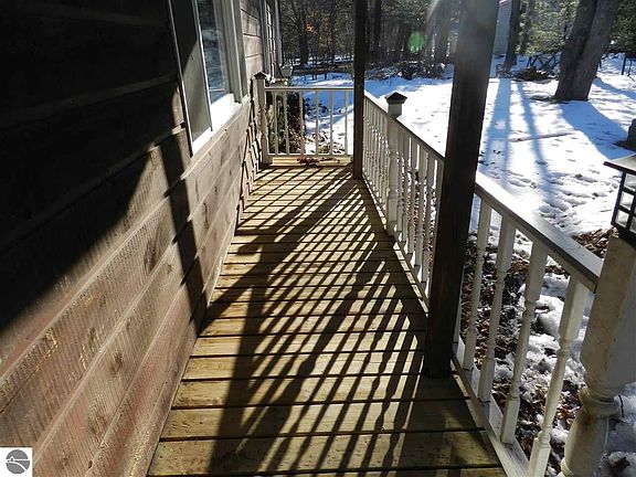 4th image of 2201 Cambridge Dr
