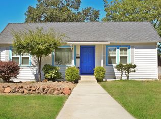 906 NE 10th St, Grants Pass, OR 97526