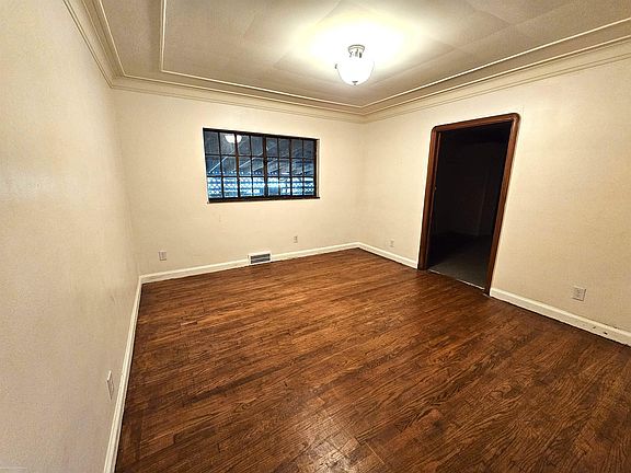 6th image of 18051 Santa Barbara Dr