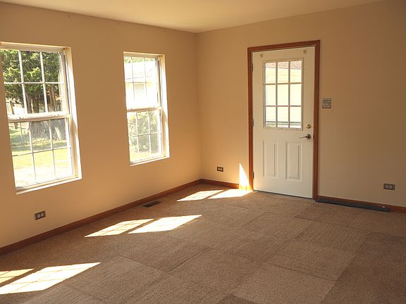 5th image of 3719 153rd St