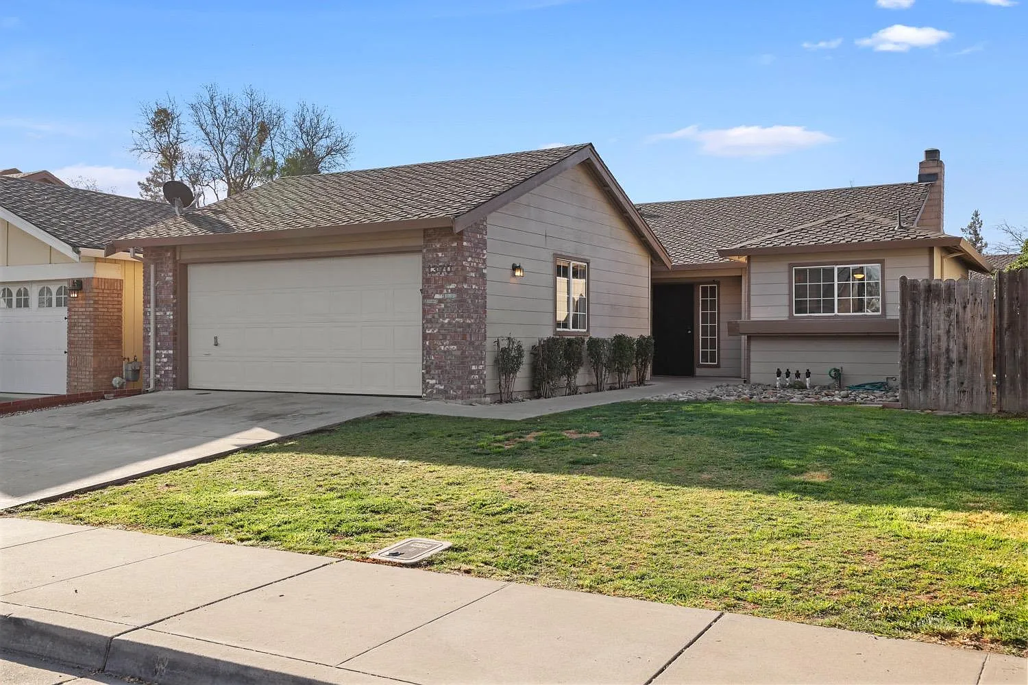 1370 Suellen Dr photo 1