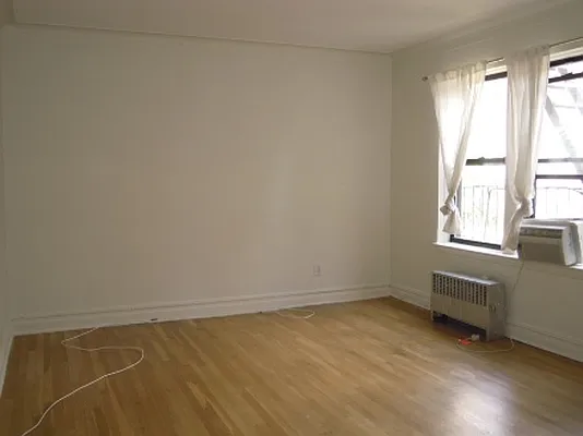 Rented by Metropolitan Equities | media 14