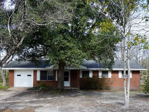 2409 Woolmarket St, Gulfport, MS 39503