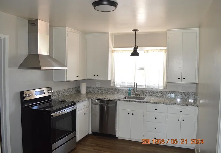 930 S Rose St — Photo 18