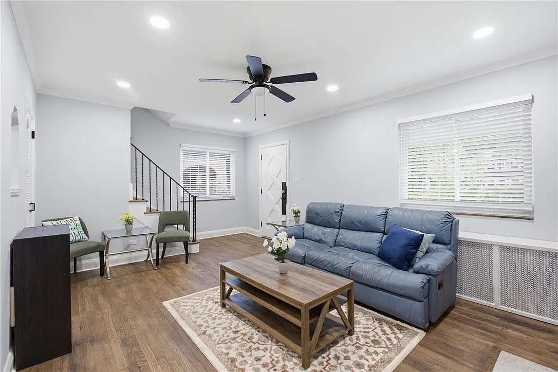 3 bed, 1.0 bath, 1180 sqft, $2,650 — Photo 4