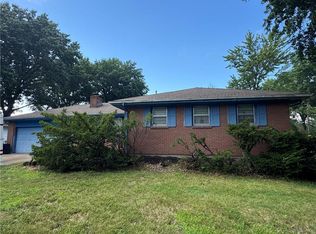 102 NW Redwing Dr, Lees Summit, MO 64063