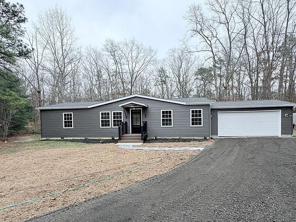 1st image of 1352 White Oak Cir