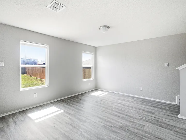 7526 Crestway Rdg — Photo 5