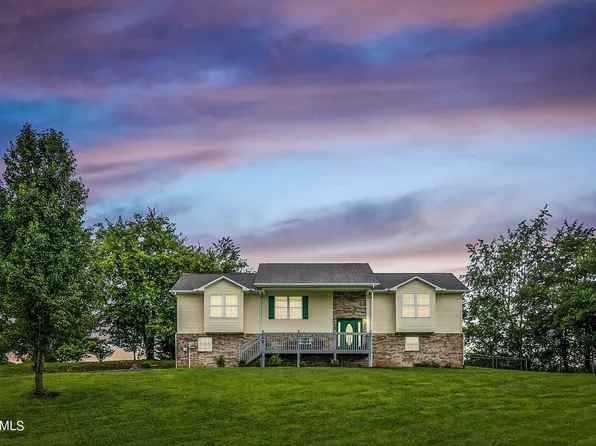 1441 Double D Dr, Sevierville, TN 37876