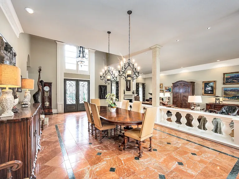 Dining room, Foyer and front door