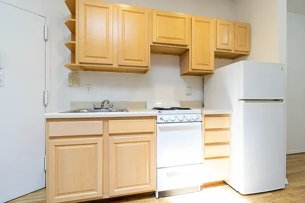 Rented by City Connections Realty | media 42