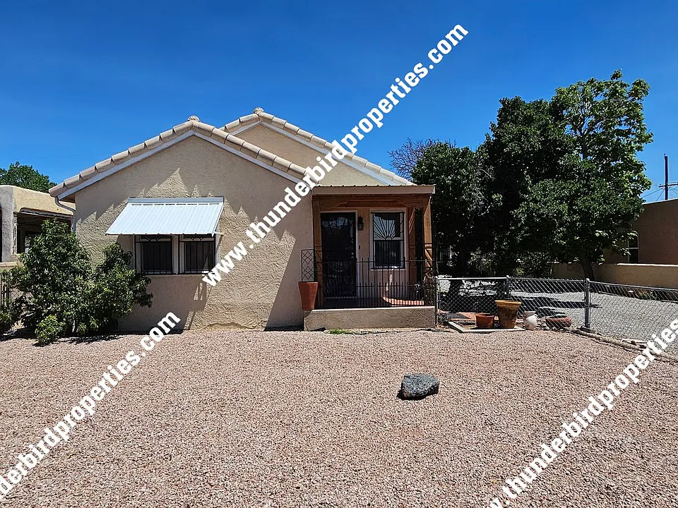 607 Delamar Ave NW