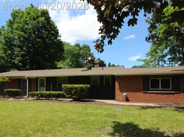1239 Ashover Dr, Bloomfield Hills, MI 48304