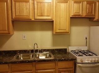 36 Poplar St, Bridgeport, CT 06605