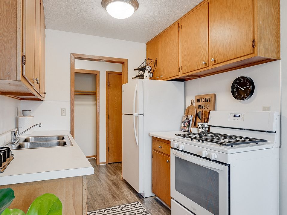 Energy Efficient White Appliances and Gas Cooking Range
