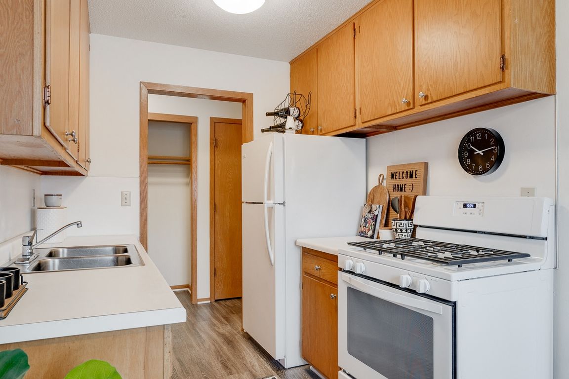 Energy Efficient White Appliances and Gas Cooking Range