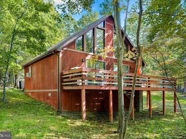671 Plum Tree Ln, Berkeley Springs, WV 25411