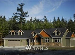 613 Parker Woods Ln, Coupeville, WA 98239