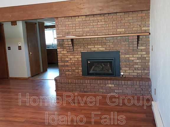 5th image of 1545 Bluebird Ln