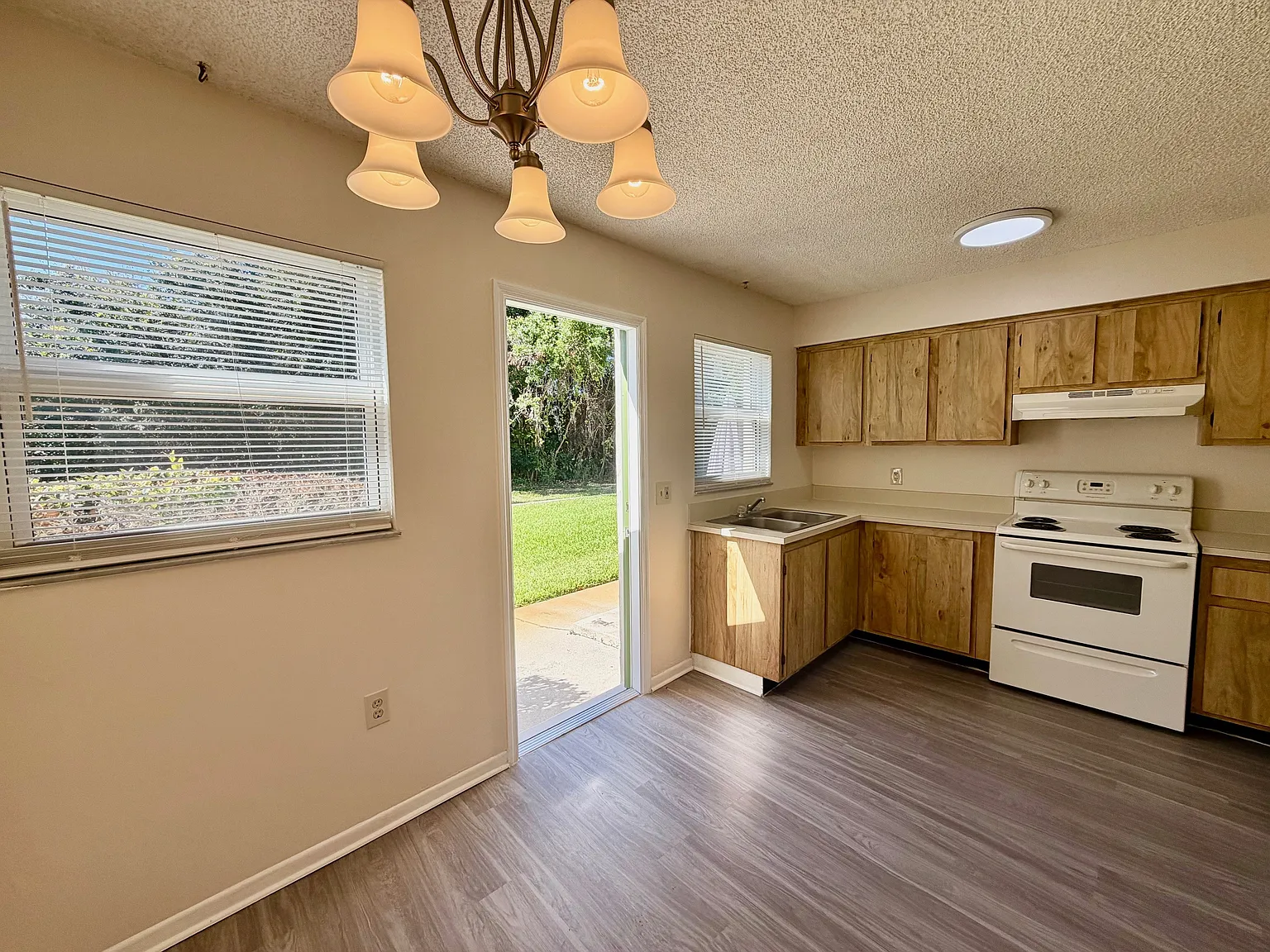 Palm City Apartments - 664 Apt 3 — Photo 4