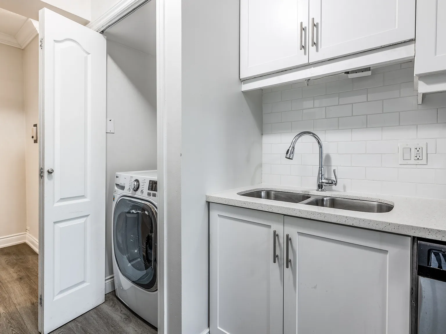 1791 King Street East — Photo 3