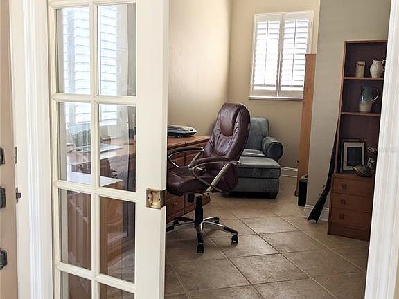 5th image of 5567 Bay Hill Ct