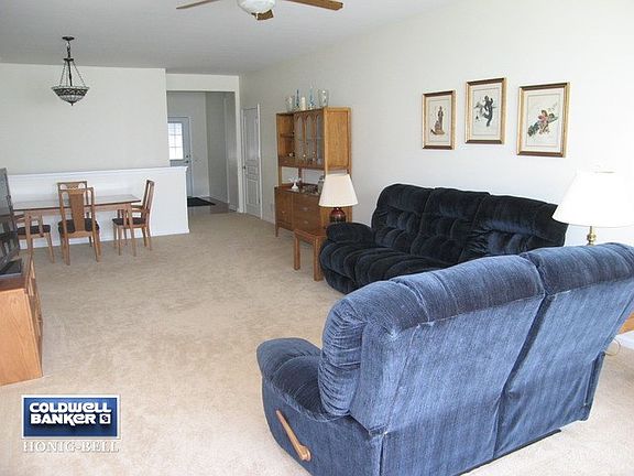 4th image of 624 Americana Dr